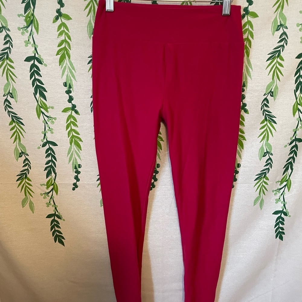 Fuchsia colored LuLaRoe Leggings D2